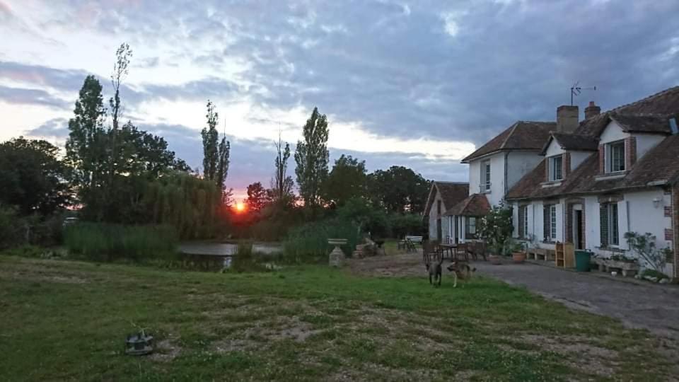Chambre à La Ferme Saint-Martin-des-Champs  Exterior foto